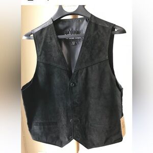 Wilsons Black Suede Vest with Buttons and Pockets. Size XL